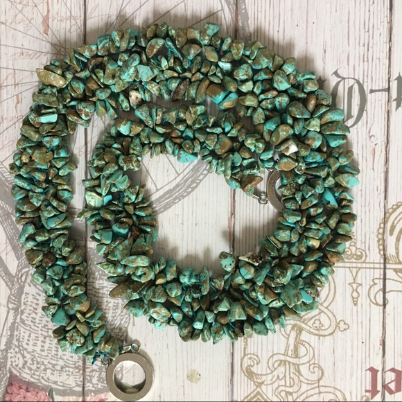 Natural turquoise chip woven mesh collar necklace - Picture 6 of 7